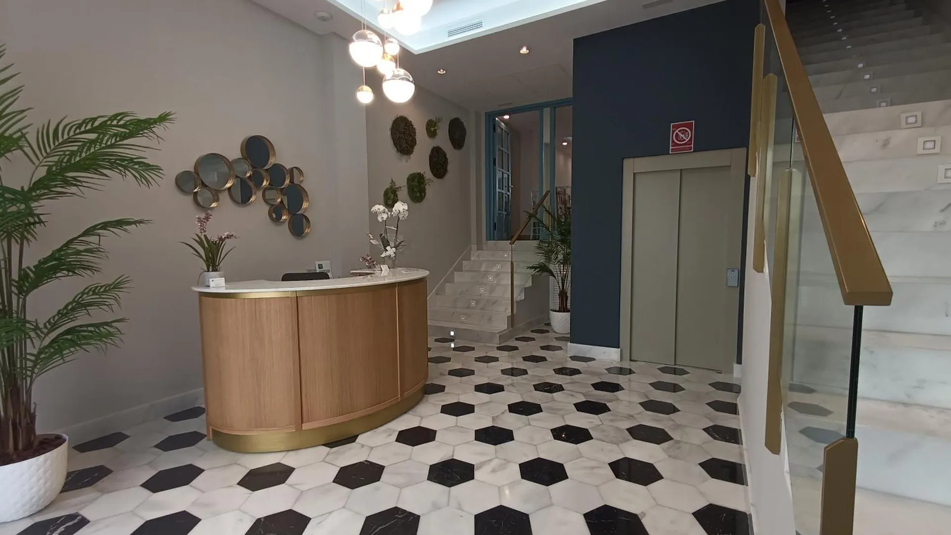 Hotel Boutique La Brisa Del Mar Estepona 3*,  Spain